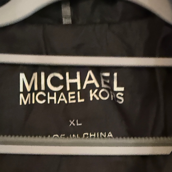 Michael Kors Women's black Puffer Jacket with Belt - Picture 6 of 12